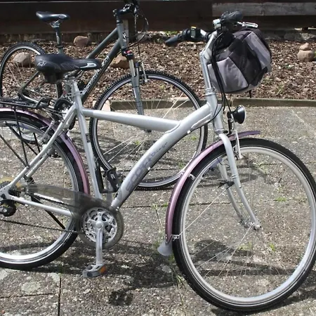 Gemuetliche In Mit Garten By Interhome דירה