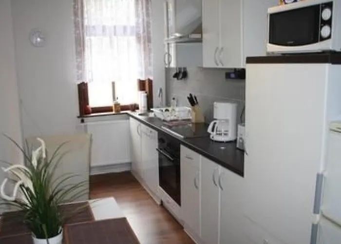 Gemuetliche In Mit Garten By Interhome شقة