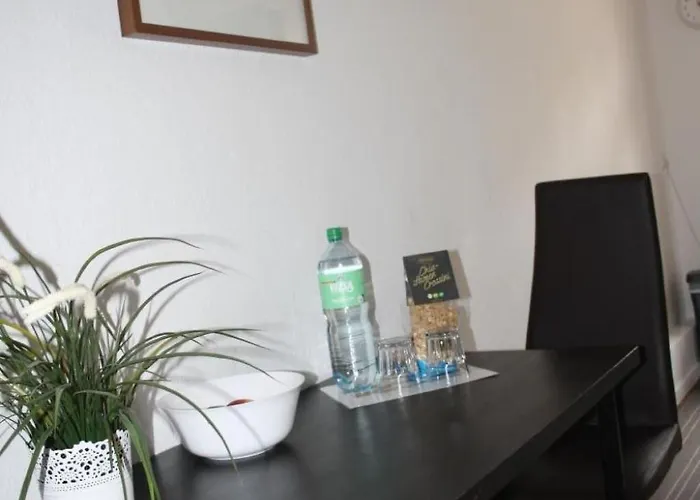 Gemuetliche In Mit Garten By Interhome شقة